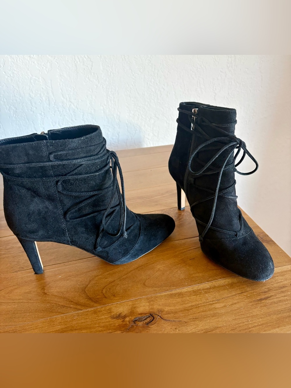 Women's Vince Camuto  Black Suede Lace-Up Ankle Boots -9M
